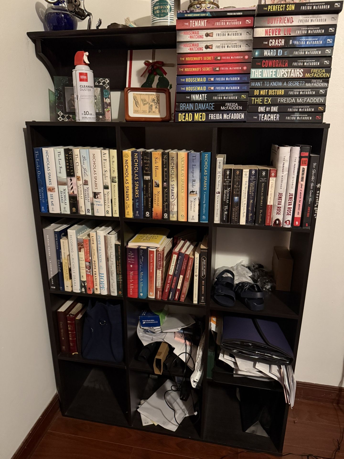 Book Shelves Black FREE