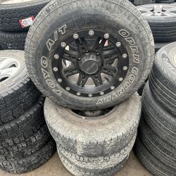 Pro Comp Series 31 Stryker 16” Rims - 6x5.5 Bolt Pattern - 245/75/16 Tires