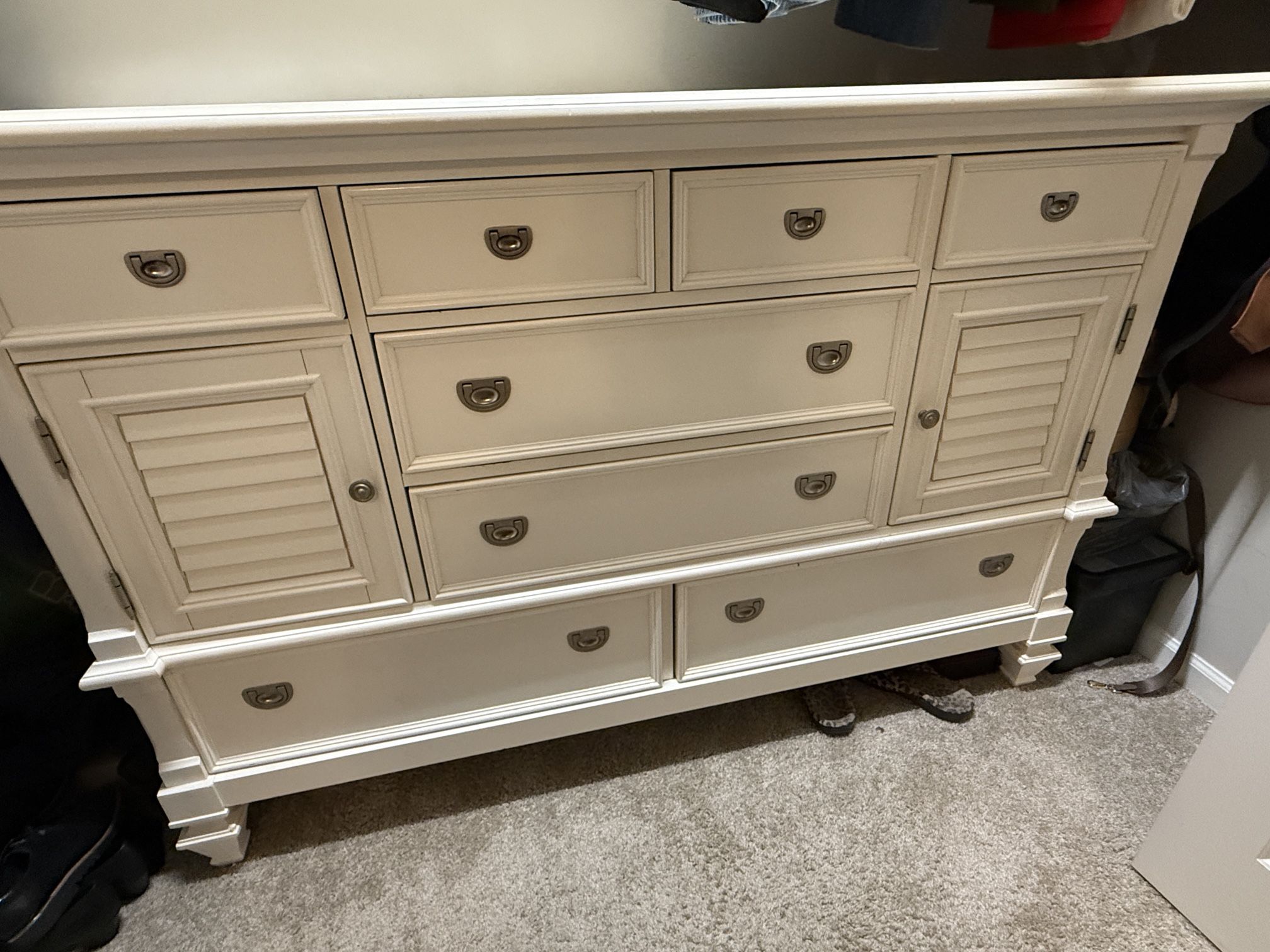 Cream/White Wood Dresser – Good Condition!