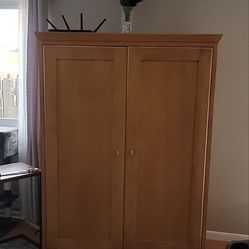 Ethan Allen Maple Computer Hutch - Heavy