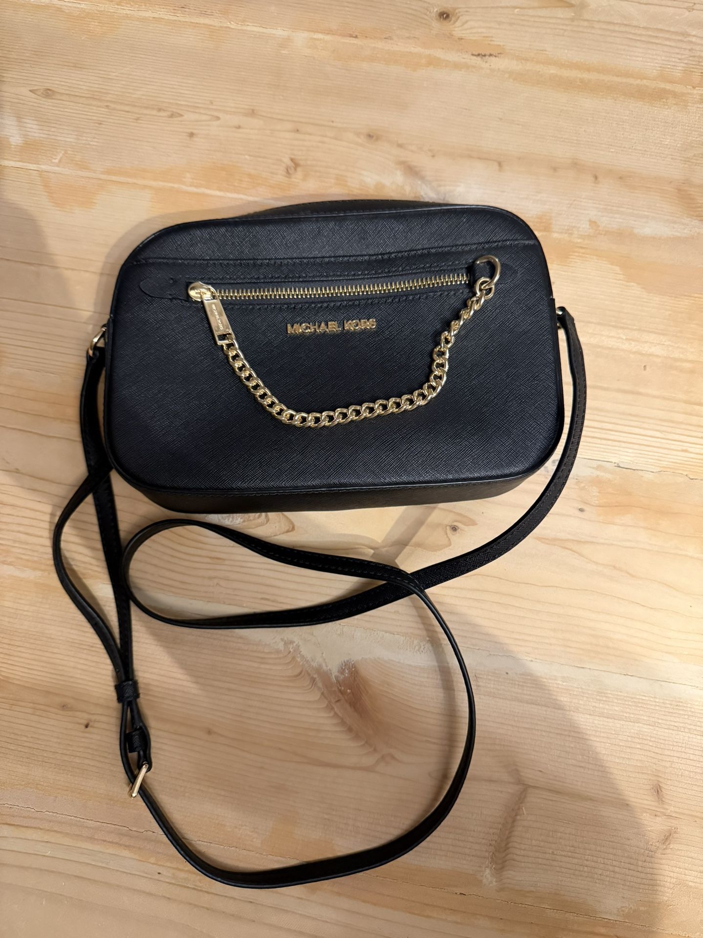 Michael Kors Crossbody Purse, Barely used!