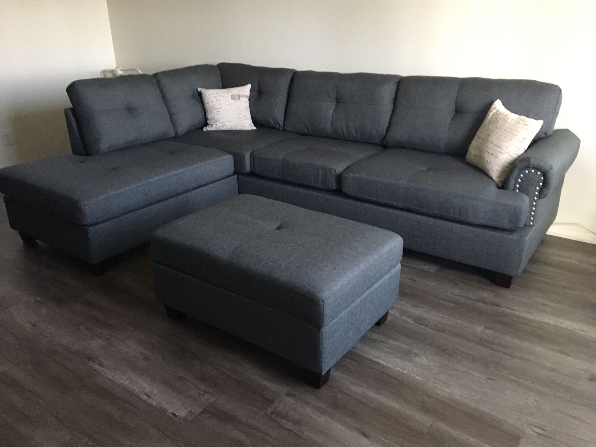 New in box blue grey sectional sofa ottoman with storage included// reversible chaise 107”x75”
