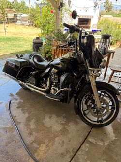 Harley-Davidson Street Glide Bagger Motorcycle