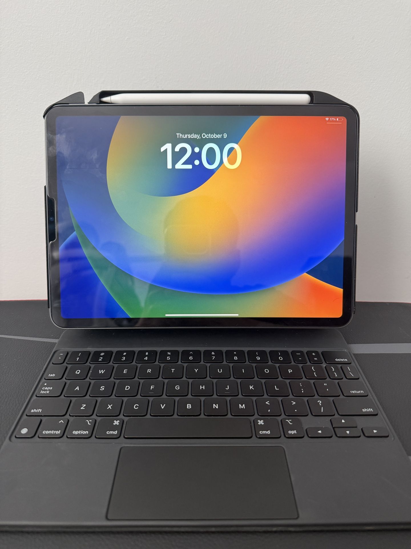 iPad Pro 11 Inch (3rd Gen) 512GB, Apple Pencil and Keyboard