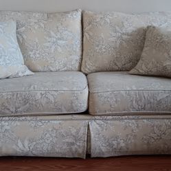 SOFA - PETER ANDREWS