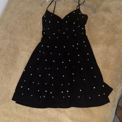 Black Pearl Dress Size Small