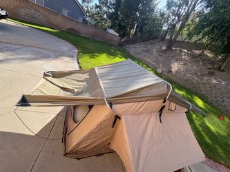 Rooftop tent