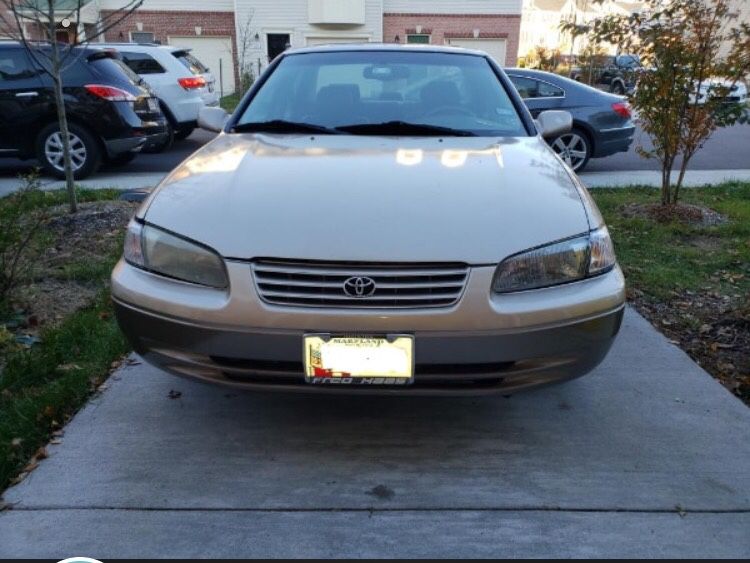 ‘97 Toyota Camry gold XLE V6