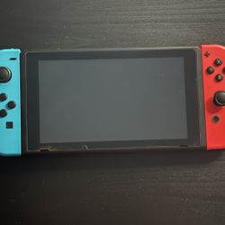 NINTENDO SWITCH 1 (PERFECT MINT CONDITION)