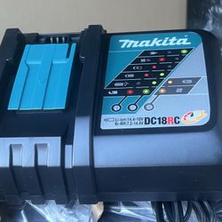 Makita Charger 