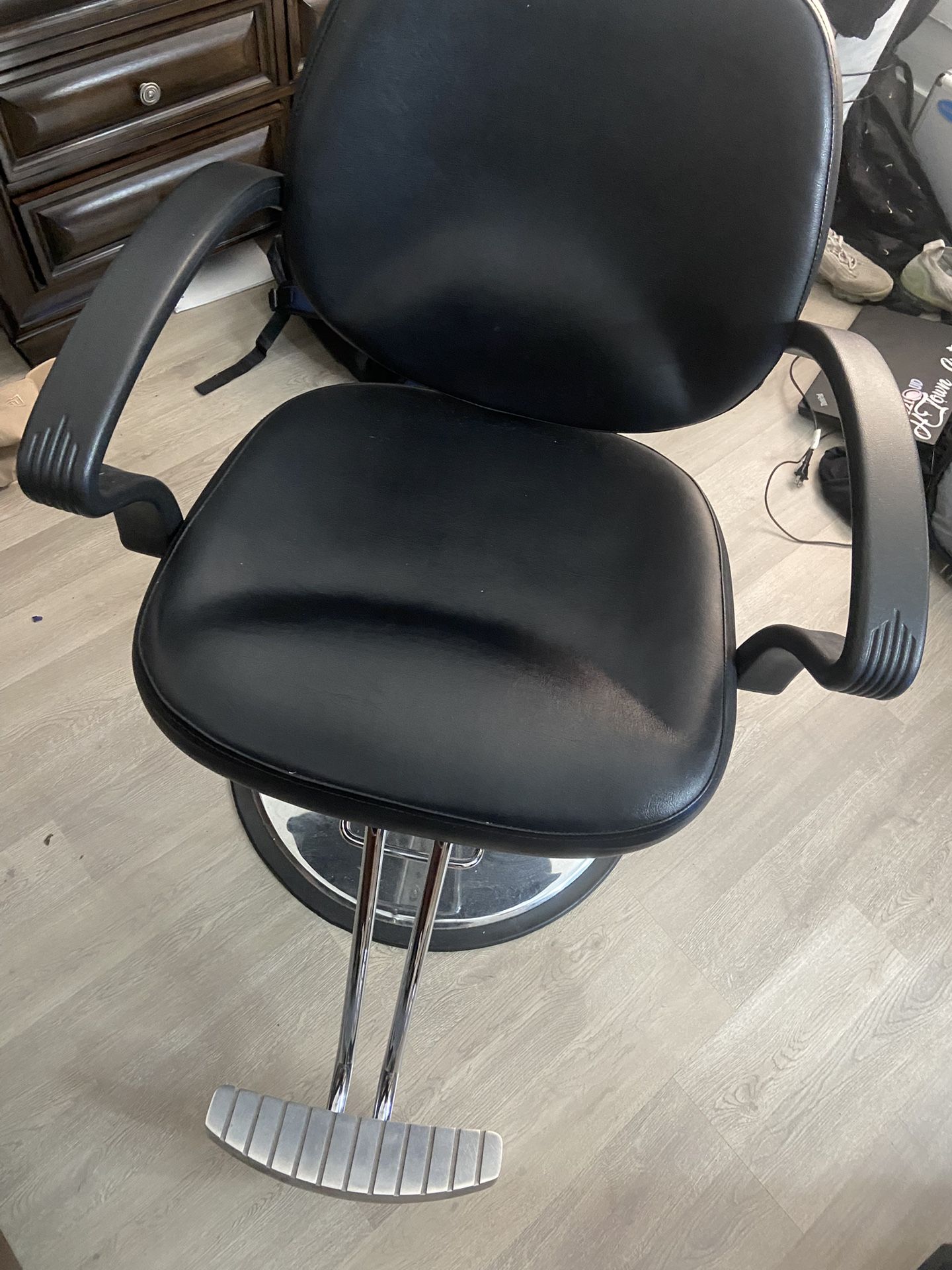 Barber Chair With Cape