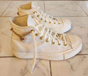 CONVERSE Hearts Valentine's size 9 WMNS