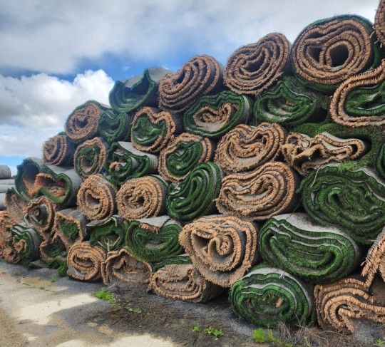 ONLY $80 PER ROLL / USED ARTIFICIAL GRASS / SYNTHETIC TURF