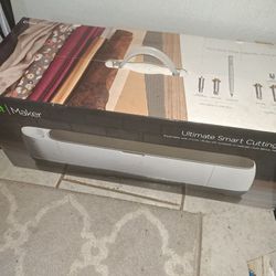Brand New Cricut Maker With Lots Of Extras 