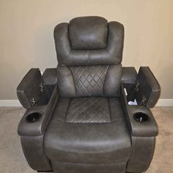 REAL LEATHER GREY RECLINER LESS THAN 5YRS OLD