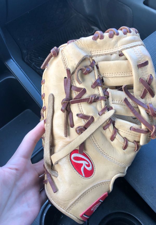 Rawlings 13 inch Left handed 1st baseman glove for Sale in Oak Lawn, IL