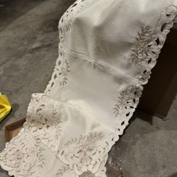 6pcs Embroidered Satin Mats 