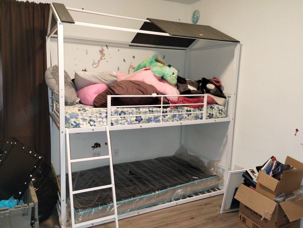 Bunk Bed 