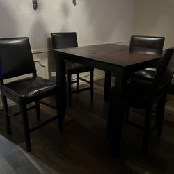 table 4 chairs 