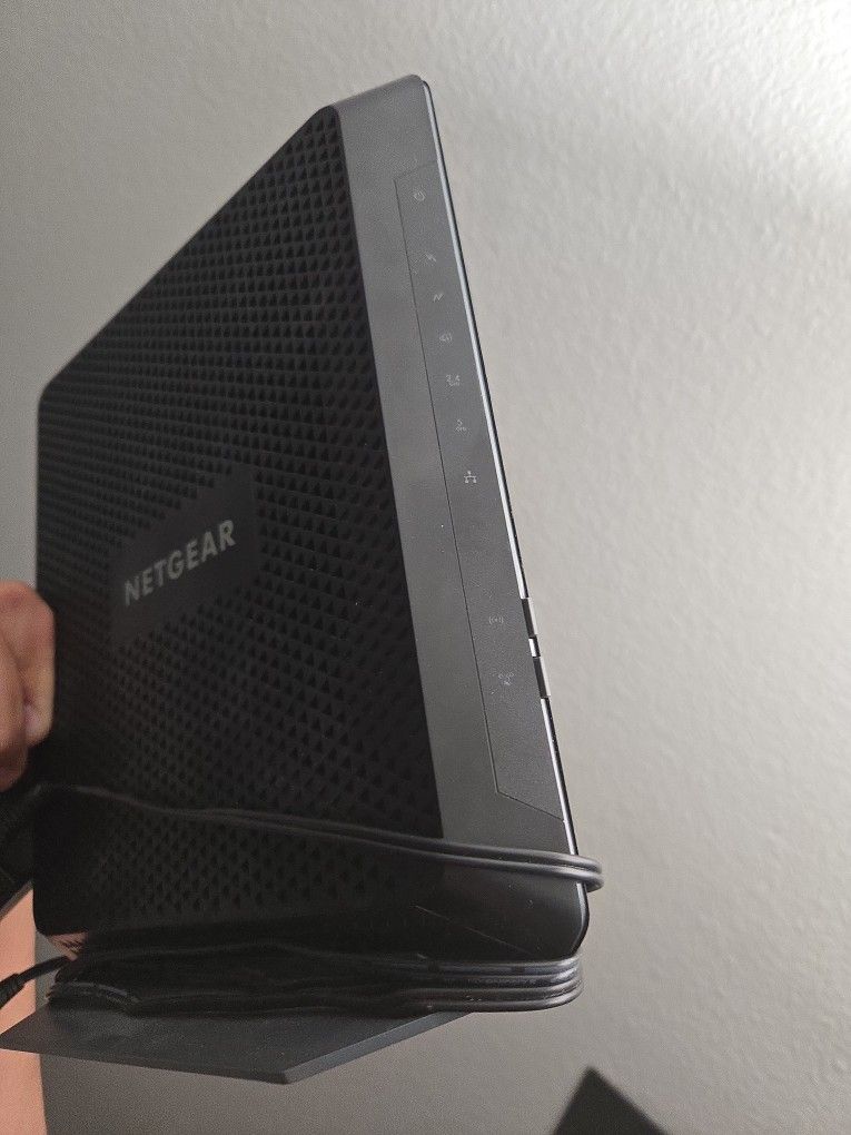 NETGEAR C7000v2 AC1900 WiFi Cable Modem Router
