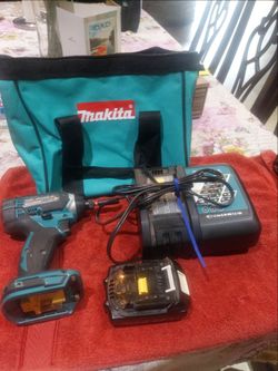 Makita combo  compat drill battery bag charger  95.00