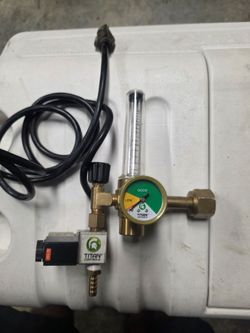 Co2 pressure regulator Titan controls
