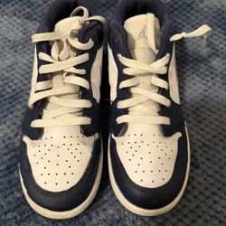 Air Jordan 1 Low Navy & White – Youth 6.5Y 