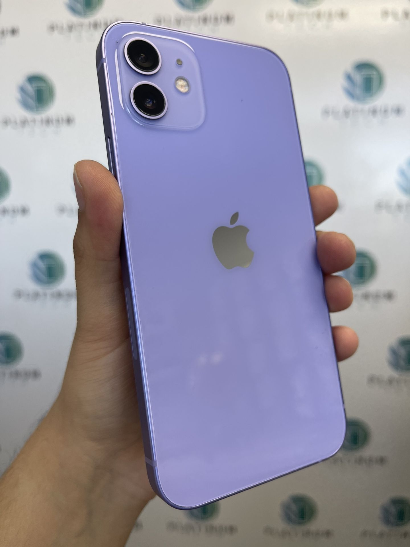 iPhone 12 Unlocked Purple Like New !!! VISIT OUR STORE TODAY!