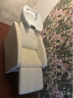 Spa shampoo chair