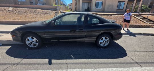 1997 Pontiac Sunfire Black 2-Door Coupe