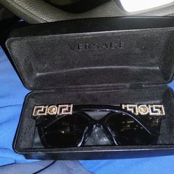 VERSACE SUN GLASSES WITH ORIG CASE