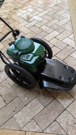 Weed eater 22-in string mower 5 horsepower Briggs Stratton
