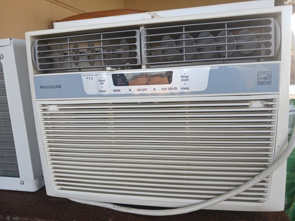 AC Window Unit
