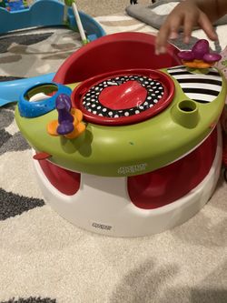 floor support seat with play tray