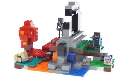 LEGO Minecraft Ruined Nether Portal