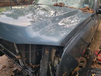 2006 silverado hood DAMAGED