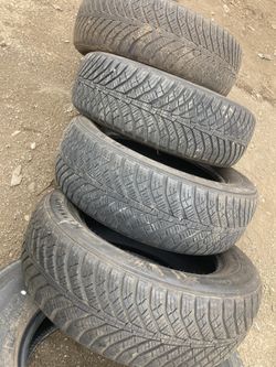 225-65-17. Set Of Tires 