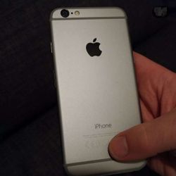 iPhone 6 Unlocked / Desbloqueado 😀 - Different Colors Available