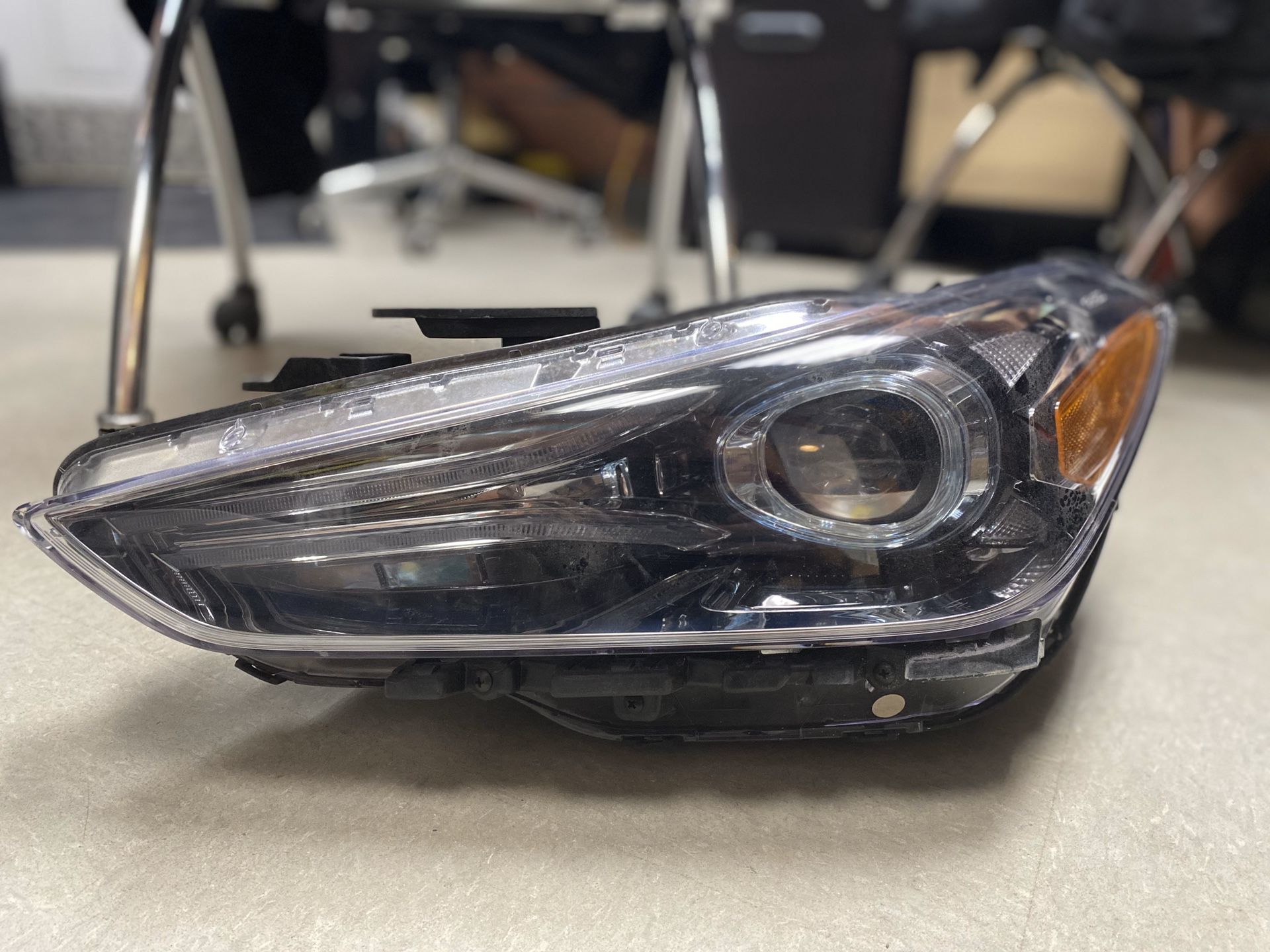 2019 Hyundai Genesis g70 left headlight