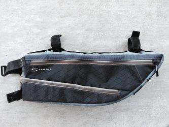 Serfas Ark Expandable Half-Frame Bag