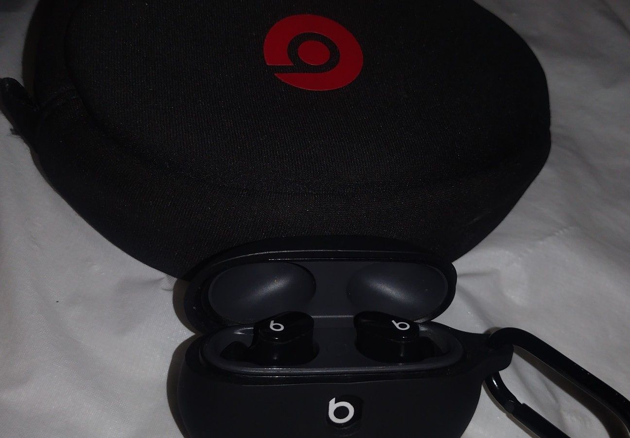 Beats Studio Buds And Case 