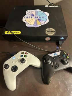Xbox One X 1 Tb 1 controller