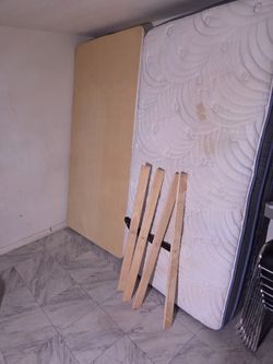 Twin Size Wood Bed Frame And Box Spring And  Matress Chrcl Grey 