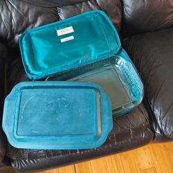 Pyrex Glass Dish w/ Bag