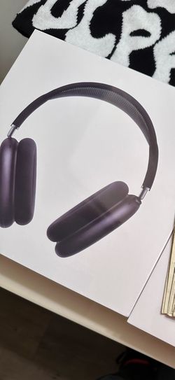 Black AirPod max new