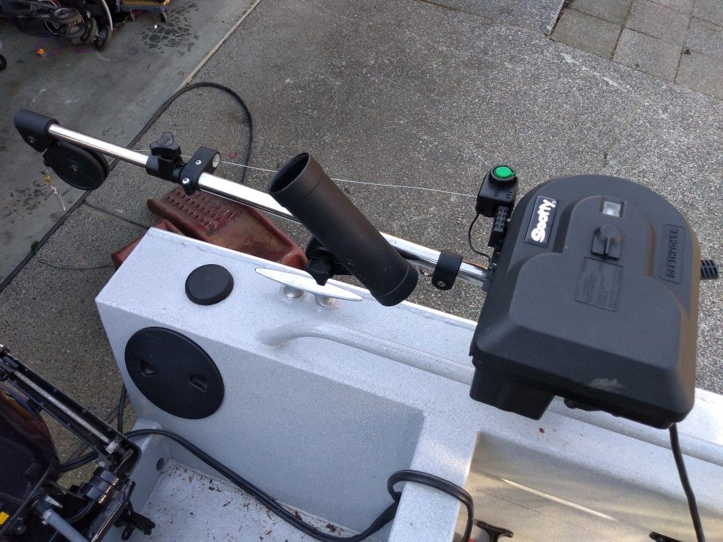Scotty 1106 electric downriggers and swivel bases for Sale in Kirkland, WA OfferUp