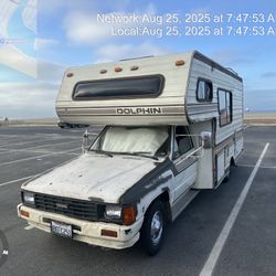 1985 Toyota Dolphin RV 2 Ton