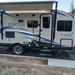 Travel Trailer Sonoma