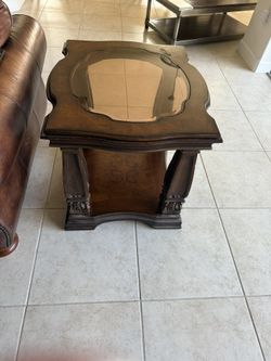 Classic Living Room Table & End Table 
