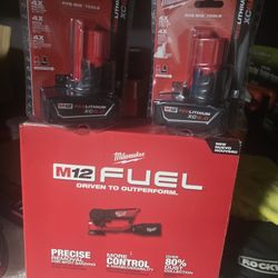 Milwaukee M12 Fuel 3" Sander